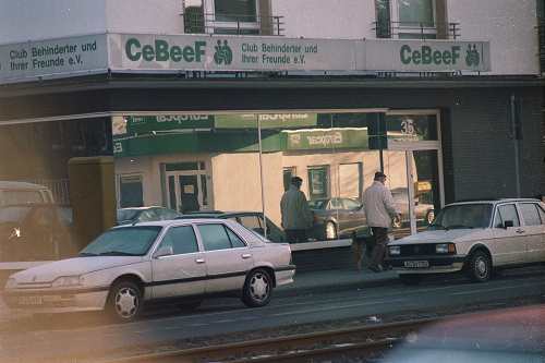 Frankfurt a. M., Schlossstraße 31-33 / Mühlgasse, 1996, CeBeef Club Behinderter und ihrer Freunde e. V., Foto: Kirsten Kötter